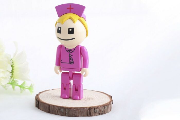 USB-Stick in Krankenschwester-Form