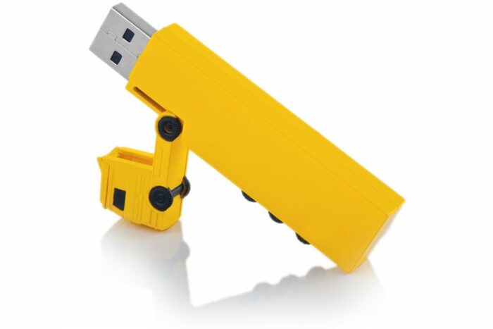 USB-Stick in Form eines LKW