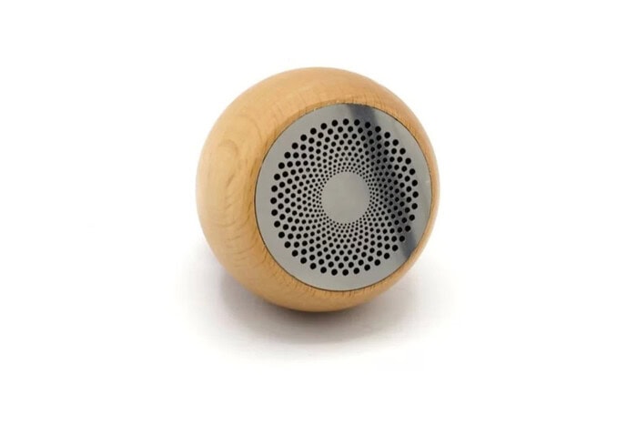 Bluetooth Lautsprecher aus Holz