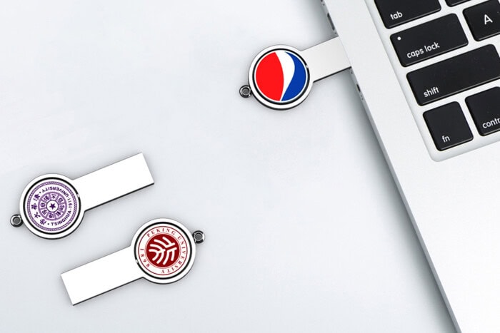 USB-Stick mit rotierendem Logo