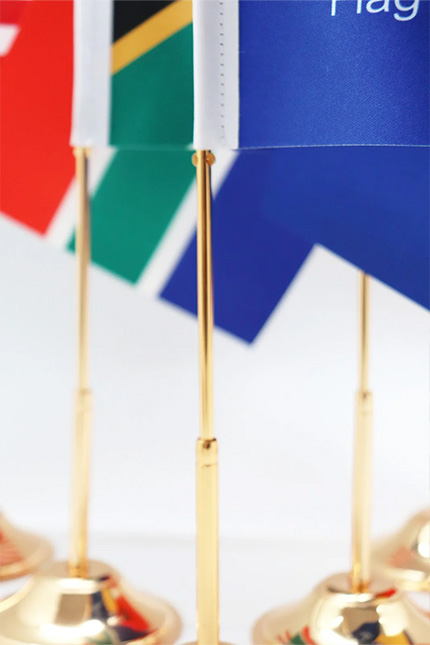 Rostfreie Chromständer in eleganten Ausführungen